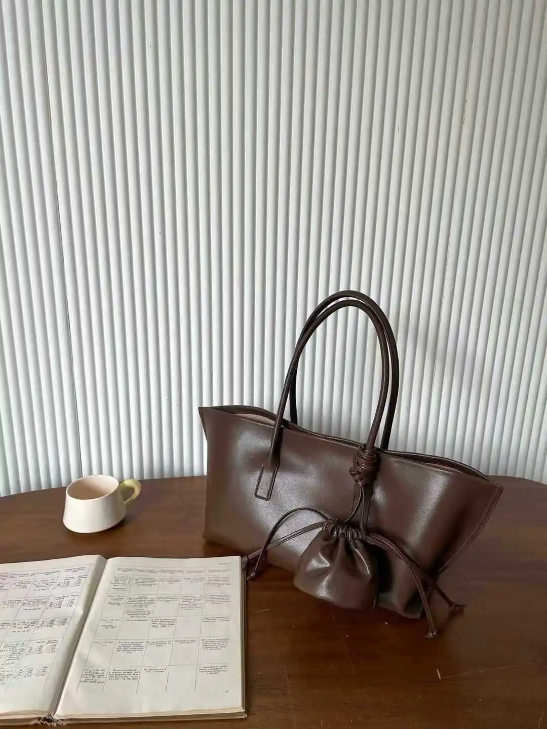 Amor Carryall